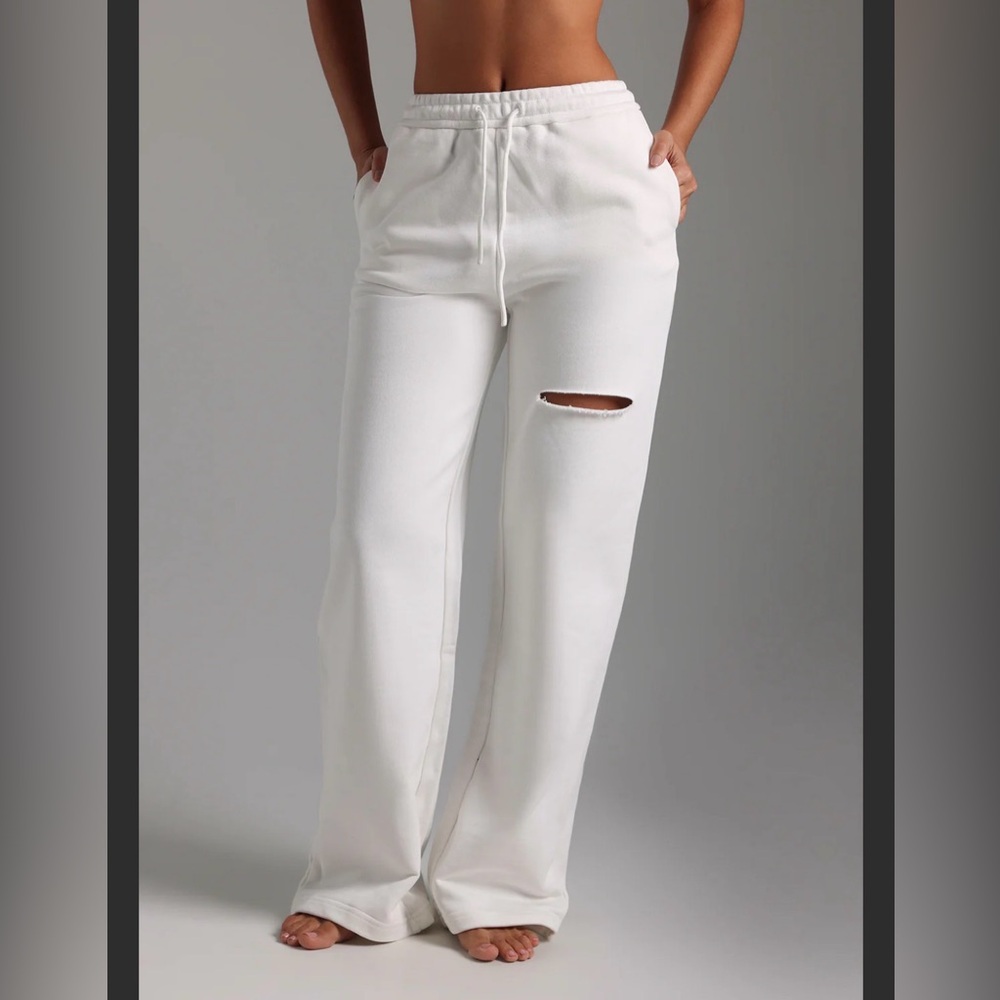 My Outfit Online- CUT-OUT WIDE LEG SWEATPANTS - White Size large